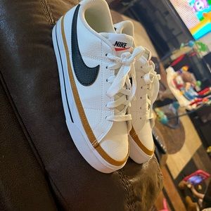 nike court legacy 5.5 women